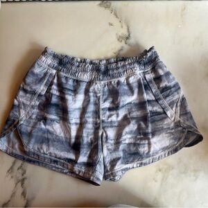 Athleta Gray White Printed Running Shorts 4” Inseam Size M